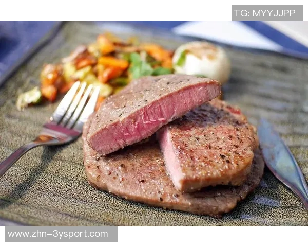 亚当斯如野兽般光脚漫步手持牛排展现原始魅力 亚当斯如野兽般光脚漫步手持牛排展现原始魅力