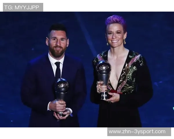 德拉普获PFA年度最佳年轻球员奖项官方晒领奖照片引关注 德拉普获PFA年度最佳年轻球员奖项官方晒领奖照片引关注