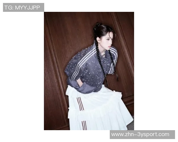 欧阳娜娜身穿阿森纳球衣漫步巴黎街头展现枪迷风采 欧阳娜娜身穿阿森纳球衣漫步巴黎街头展现枪迷风采