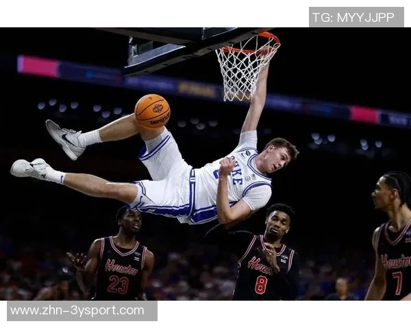 弗拉格强调球队进攻潜力巨大提出后卫线掩护打错位策略 弗拉格强调球队进攻潜力巨大提出后卫线掩护打错位策略